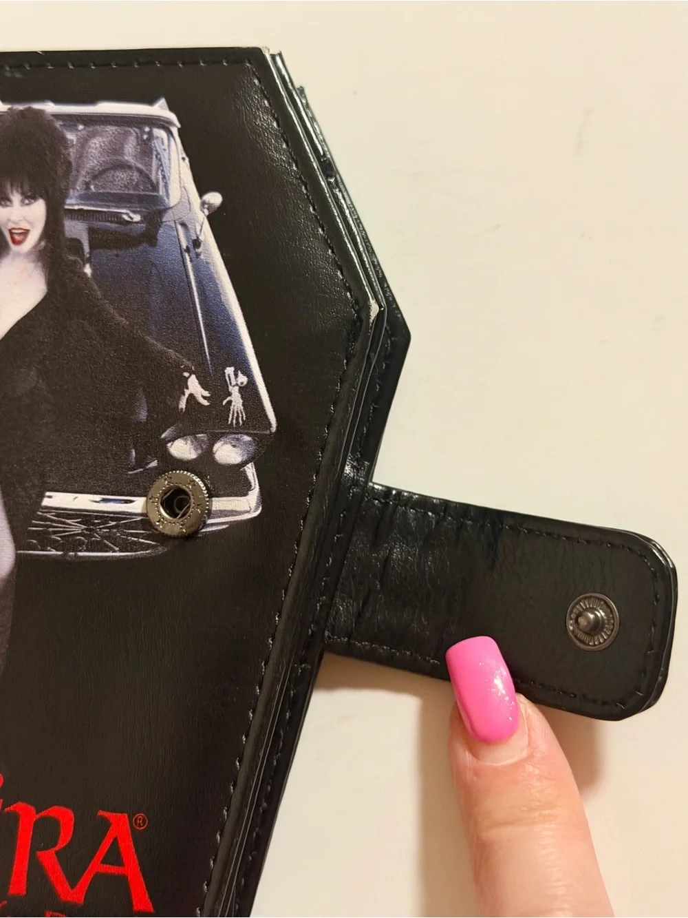Elvira Mistress of the Dark coffin shaped fold wallet, faux leather 5.6